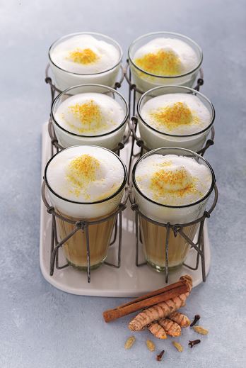 Turmeric chai latte © Gräfe und Unzer Verlag / Tina Engel