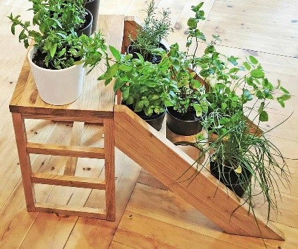Chestnut-wood planting steps © NATUREHOME