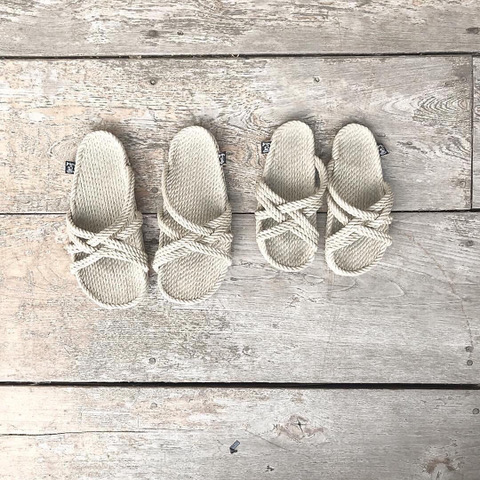 Sustainable summer accessories: sandals free of harmful substances and plasticisers.